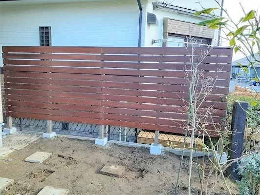 【フェンス設置工事　千葉県茂原市】ウッドデッキと同じ素材でウッドフェンスを